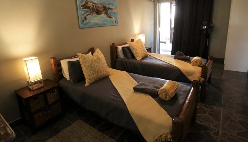 Letti singoli nella wild dogs room al ngalali retreat nella balule game reserve
