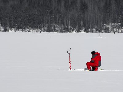 ice fishing nel lago saimaa