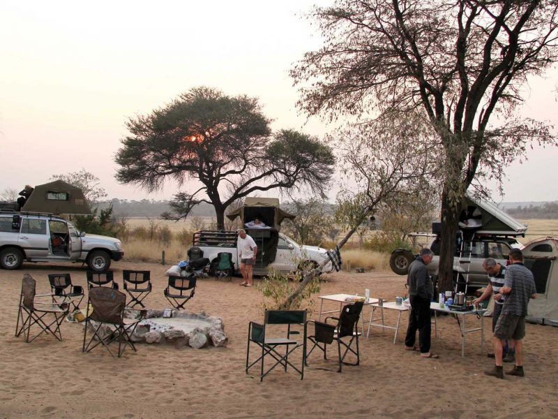campeggiatori nel Khadum National Park