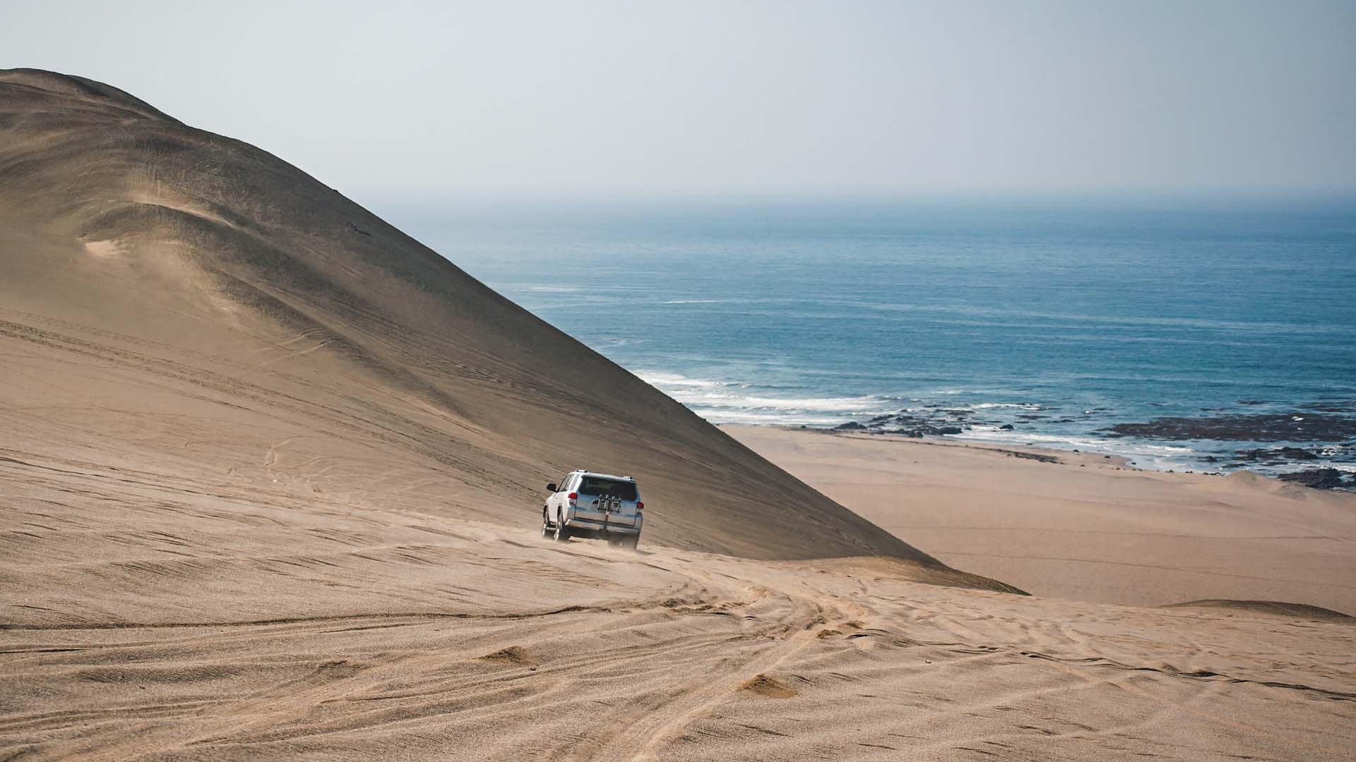 4x4 sulle dune di vlesbaai che arrivano all'oceano