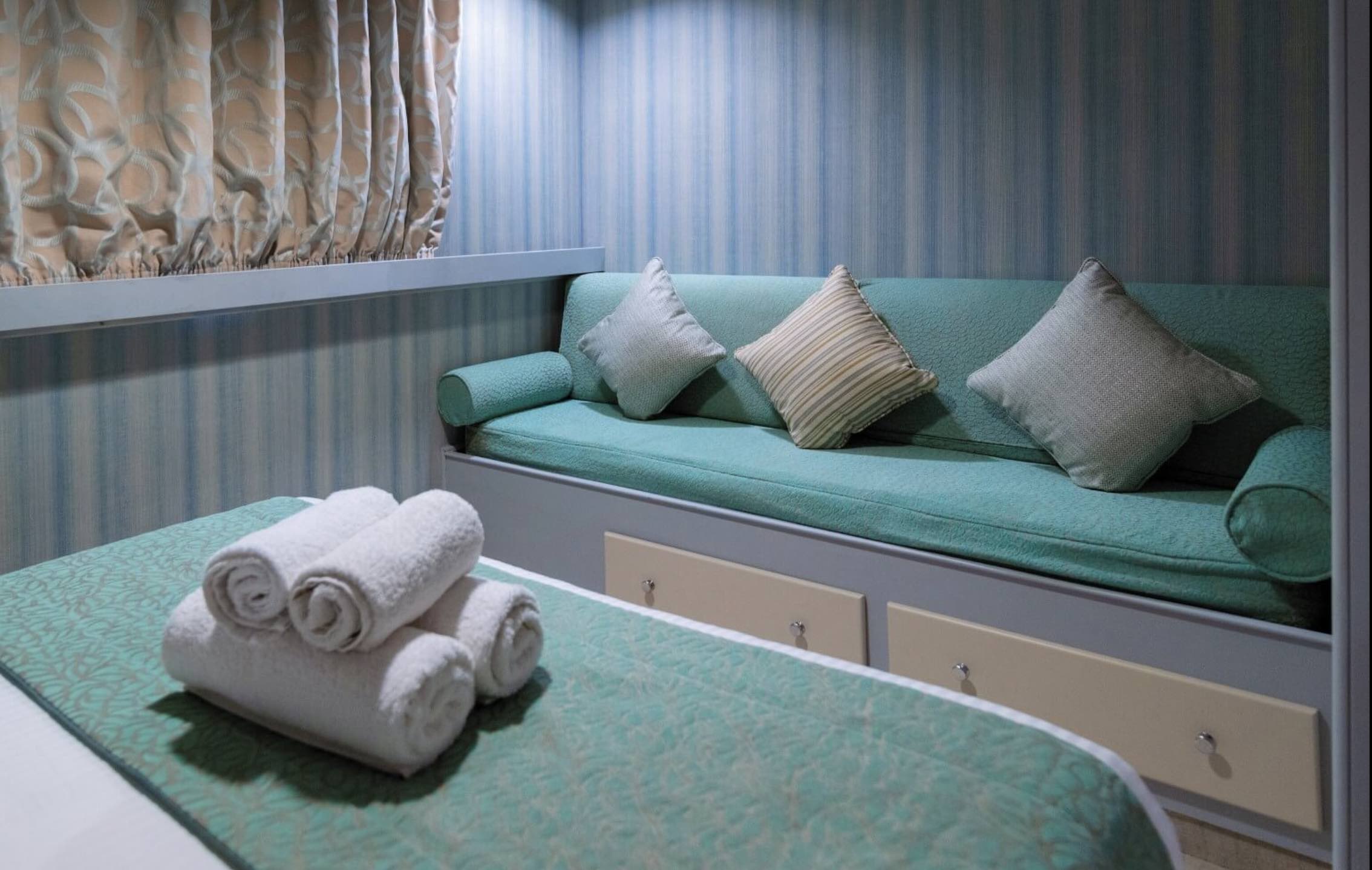 pegasos cabin categoria P con letto matrimoniale e divano