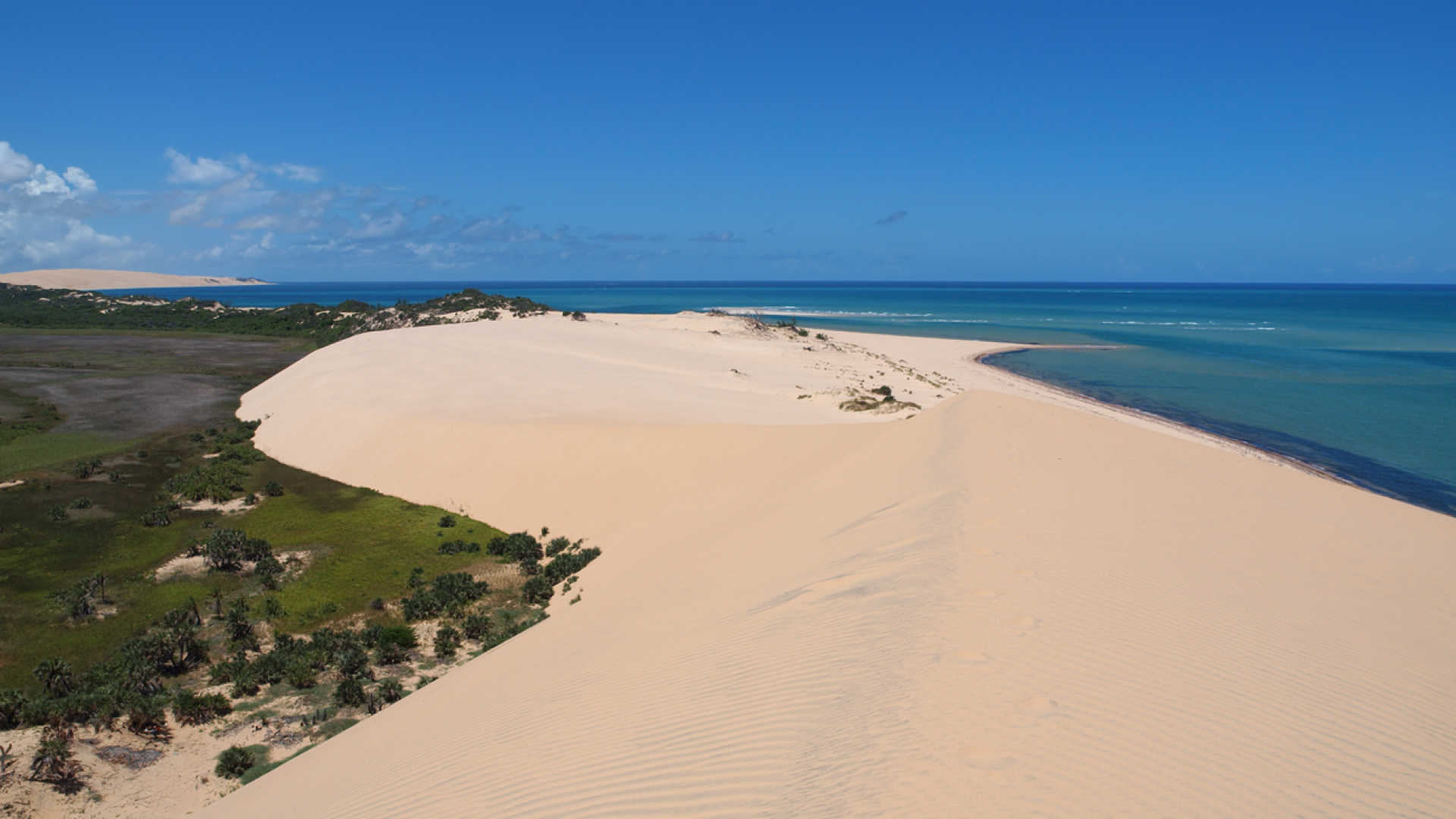 dune di sabbia su una spiaggia dell'arcipelago di Bazaruto
