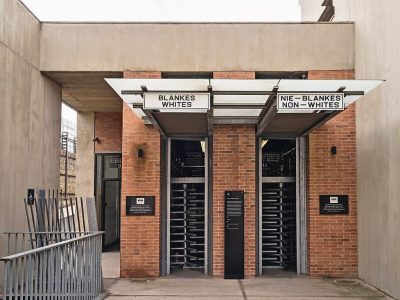 ingresso al museo dell'apartheid a Johannesburg
