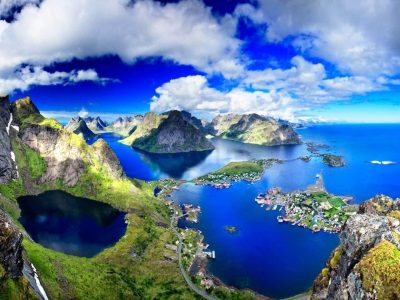 Lofoten-archipelago-district-in-Nordland-county-in-Norway-known-dramatic-mountains-and-peaks-seas-bays-and-beaches-virgin-soil