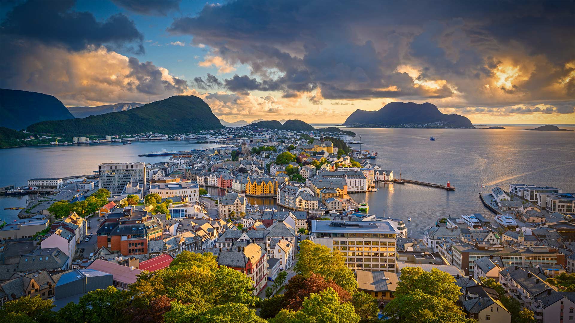 Ålesund at sunset