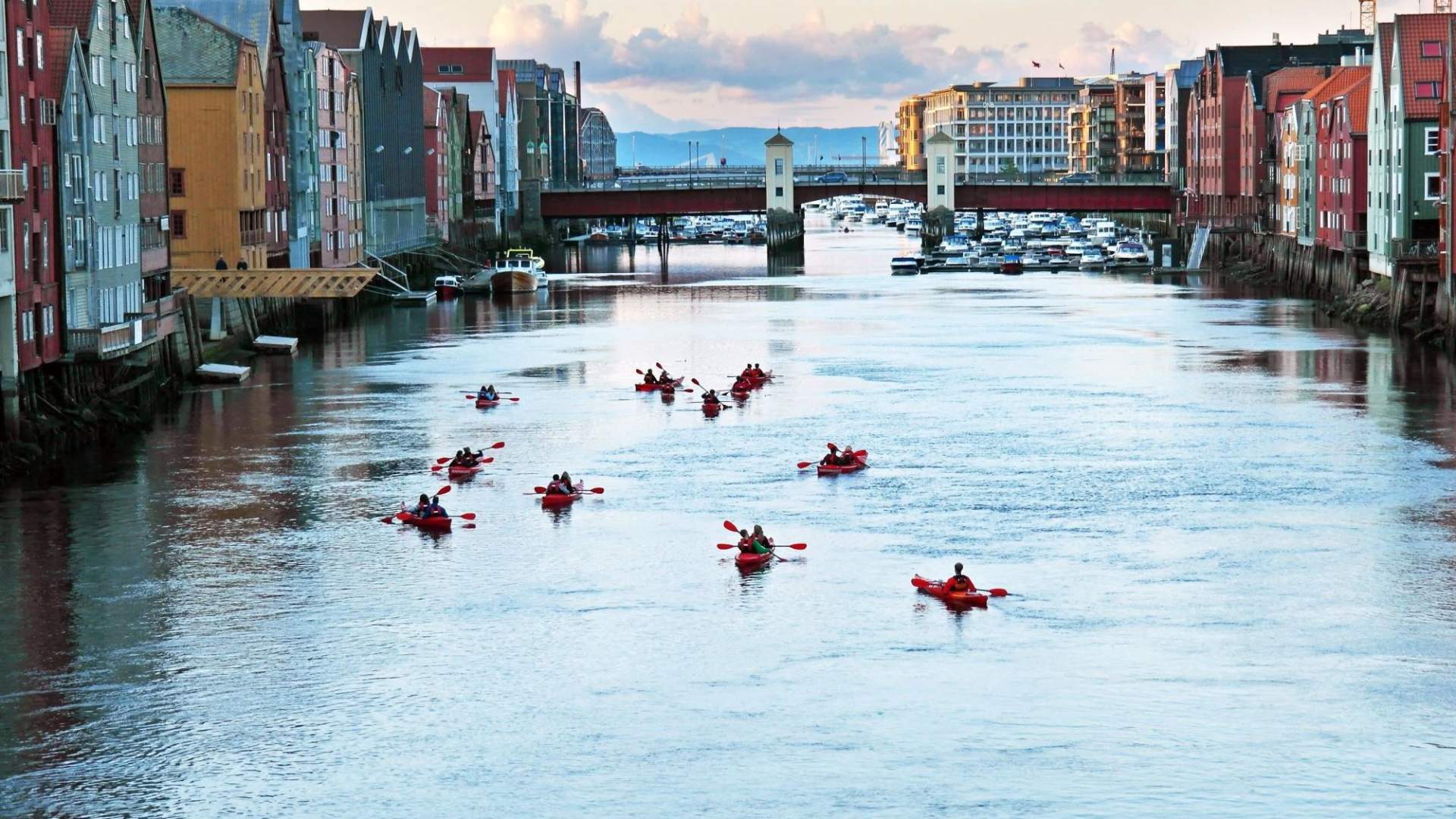 in kayak lungo i canali di Trondheim