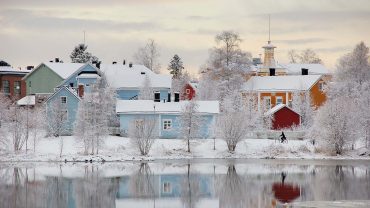 Le-casette-di-Oulu-presso-la-foce-dellOulujoki-sulle-rive-del-Golfo-di-Botnia